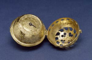 German_-_Spherical_Table_Watch_(Melanchthon's_Watch)_-_Walters_5817_-_View_C